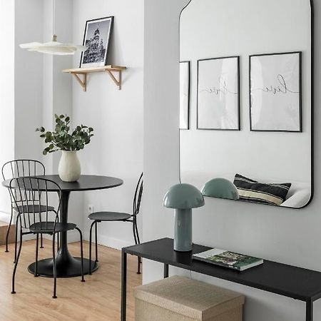 Cozy 2 Bedroom Apartment With Patio Madrid Eksteriør billede