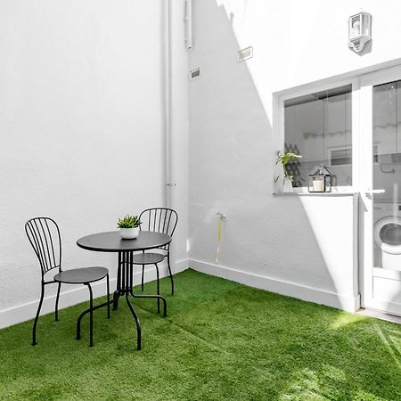 Cozy 2 Bedroom Apartment With Patio Madrid Eksteriør billede