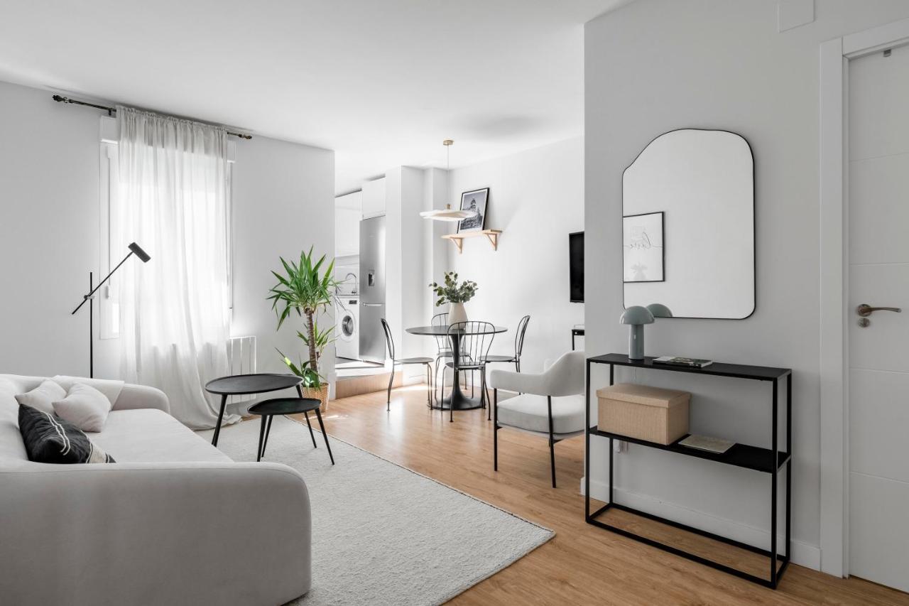 Cozy 2 Bedroom Apartment With Patio Madrid Eksteriør billede