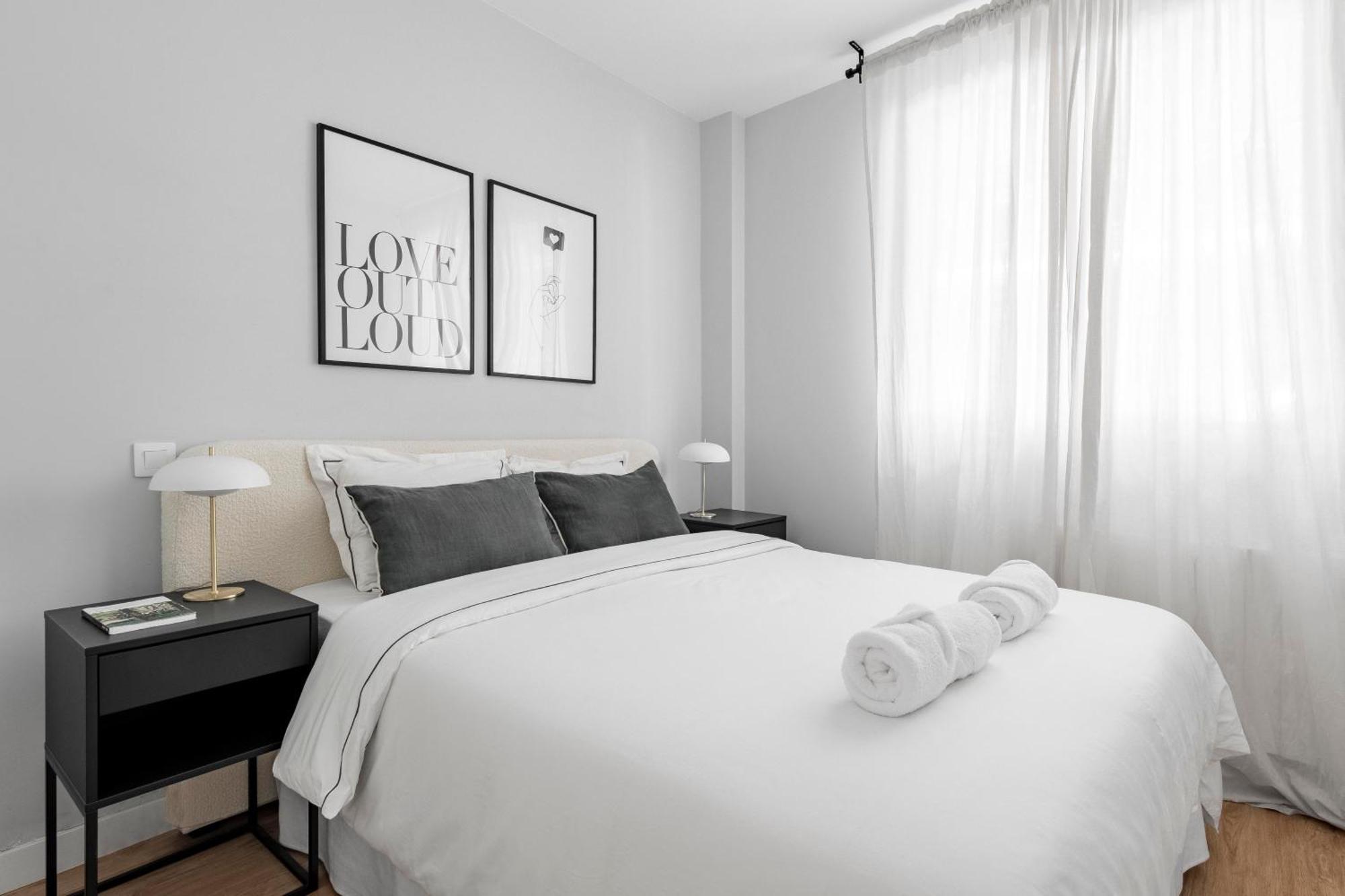 Cozy 2 Bedroom Apartment With Patio Madrid Eksteriør billede